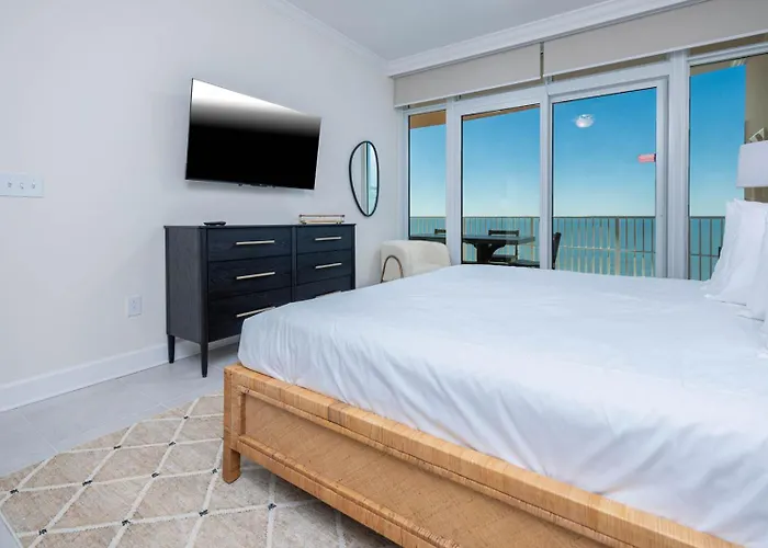 Phoenix Gulf Towers 2104 Apartment