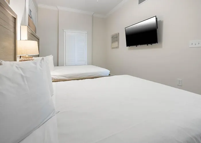 Phoenix Gulf Towers 2104 Apartment *